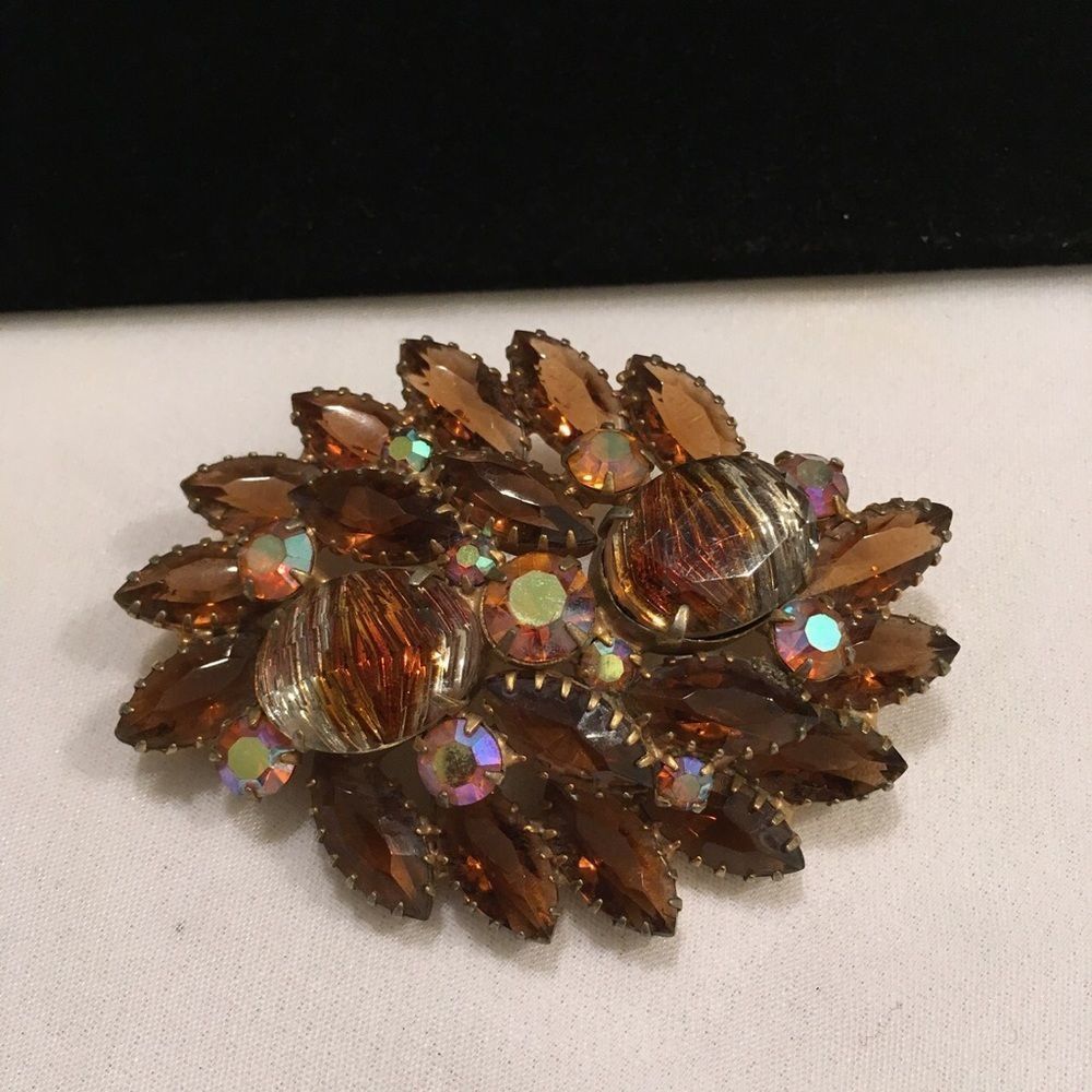 Vintage Juliana D & E Root Beer Rhinestone Brooch
